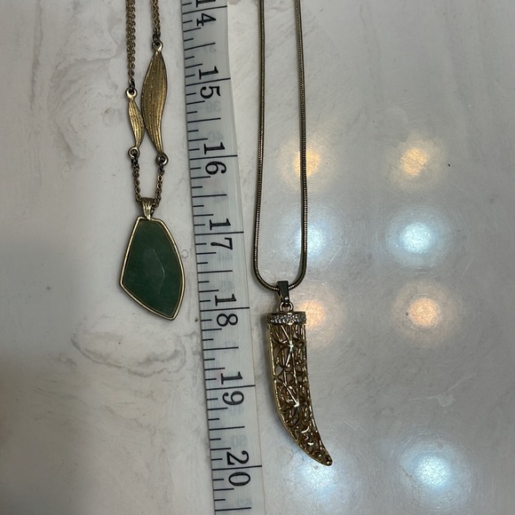 Lot of gold costume necklaces - Picture 2 of 4